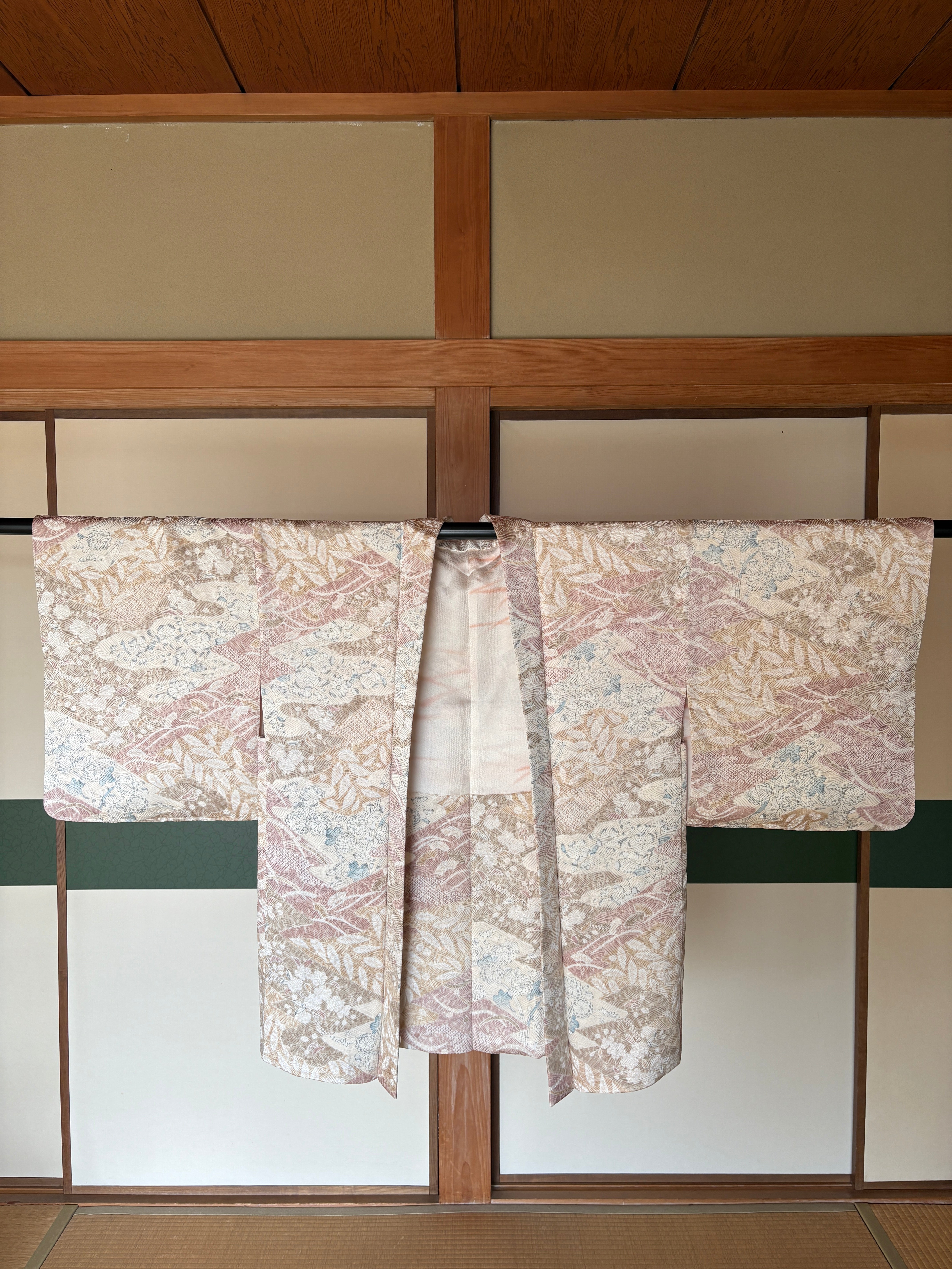 Vintage Silk Haori Jacket – Soft Pink with Woven Seasonal Motifs