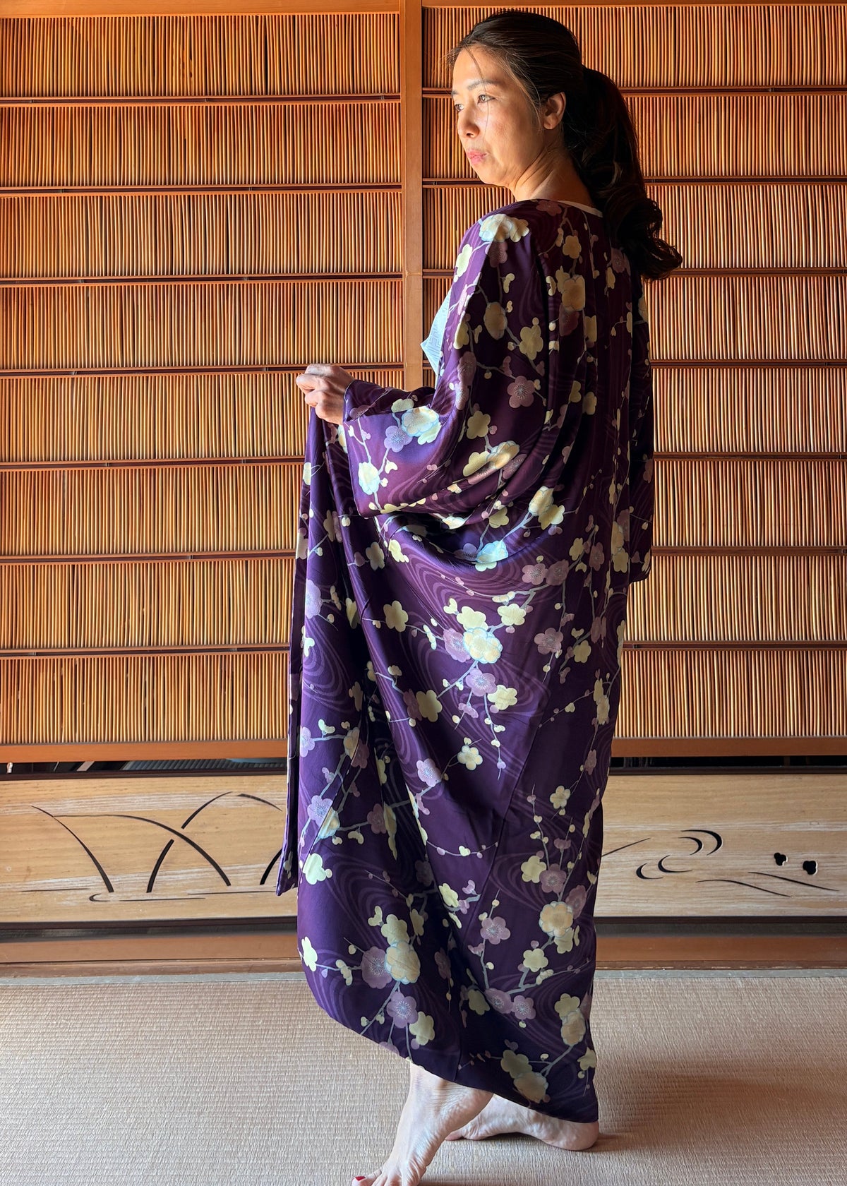 Hand-Sewn Japanese Kimono Robe with Belt – Deep Purple Floral