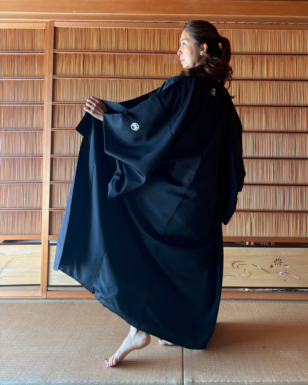 Vintage Japanese Black Silk Montsuki Kimono – Five Family Crests