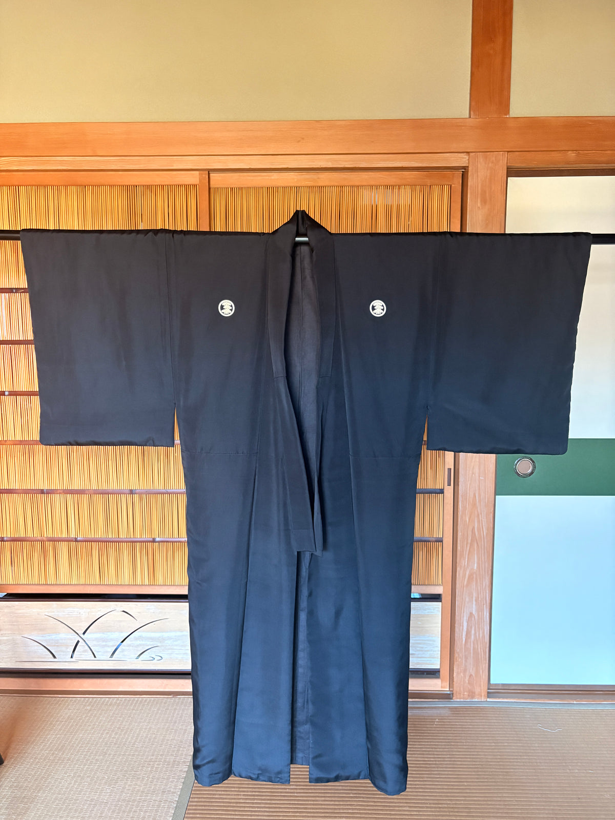 Vintage Japanese Black Silk Montsuki Kimono – Five Family Crests