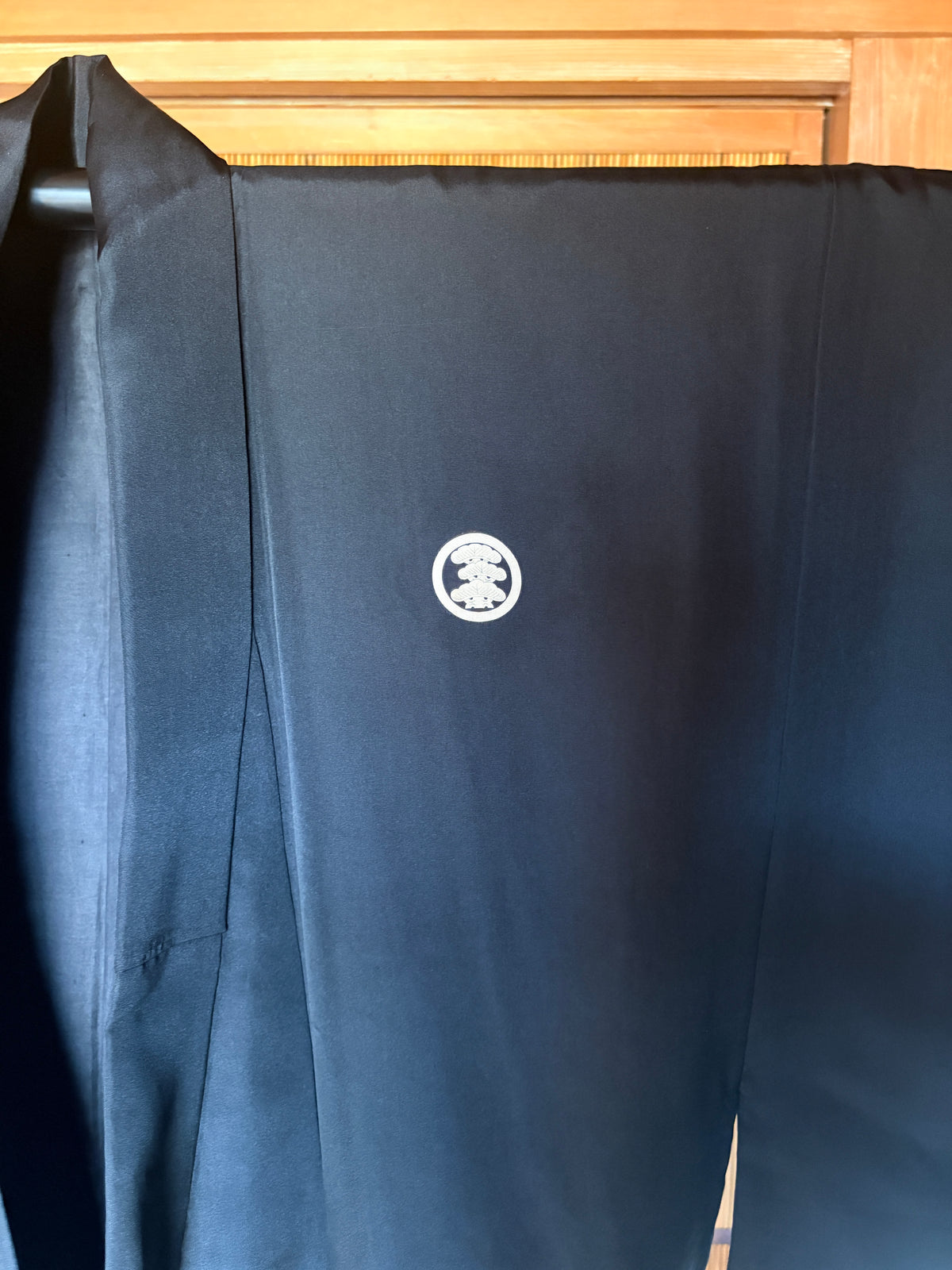 Vintage Japanese Black Silk Montsuki Kimono – Five Family Crests