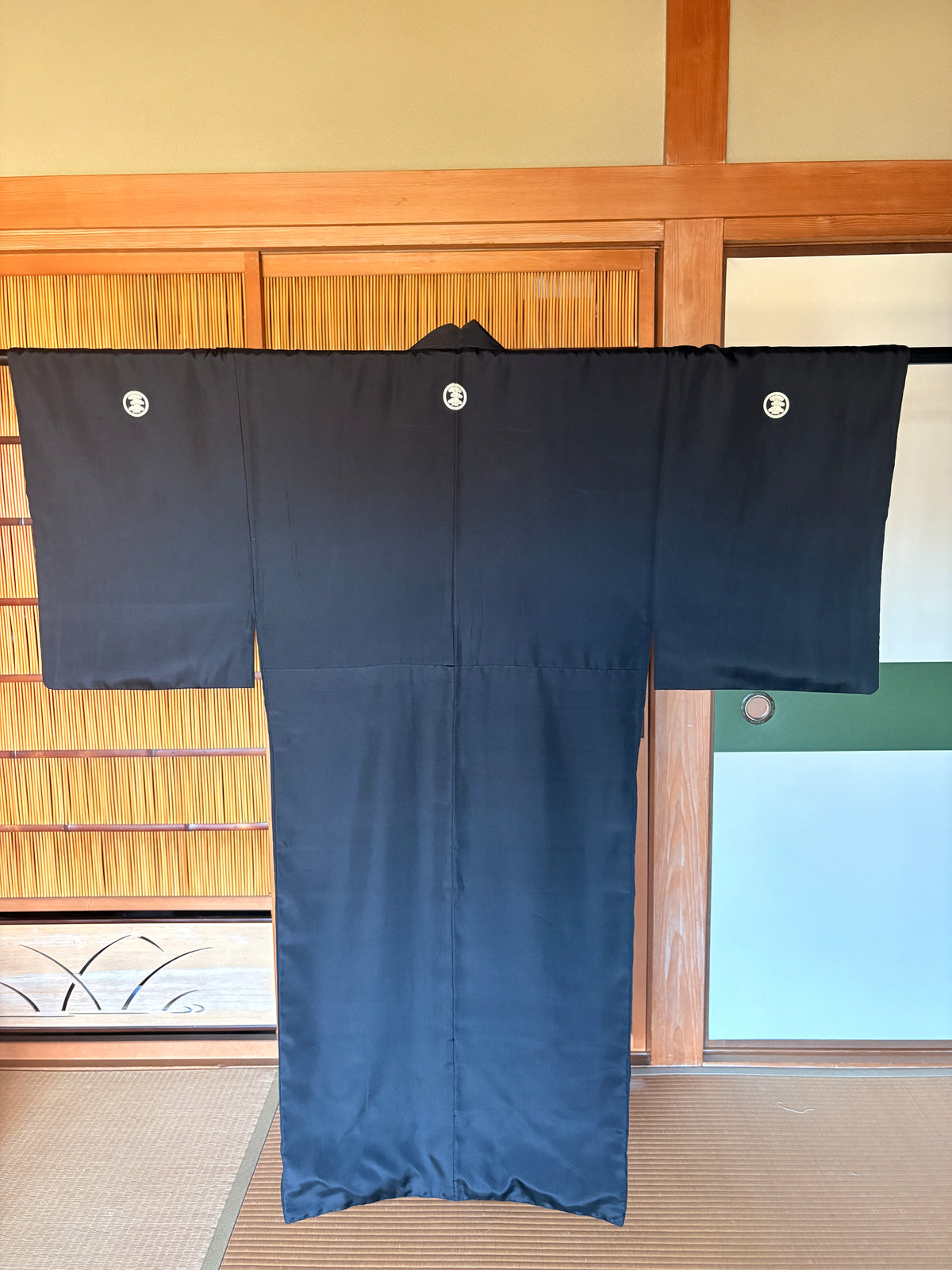 Vintage Japanese Black Silk Montsuki Kimono – Five Family Crests