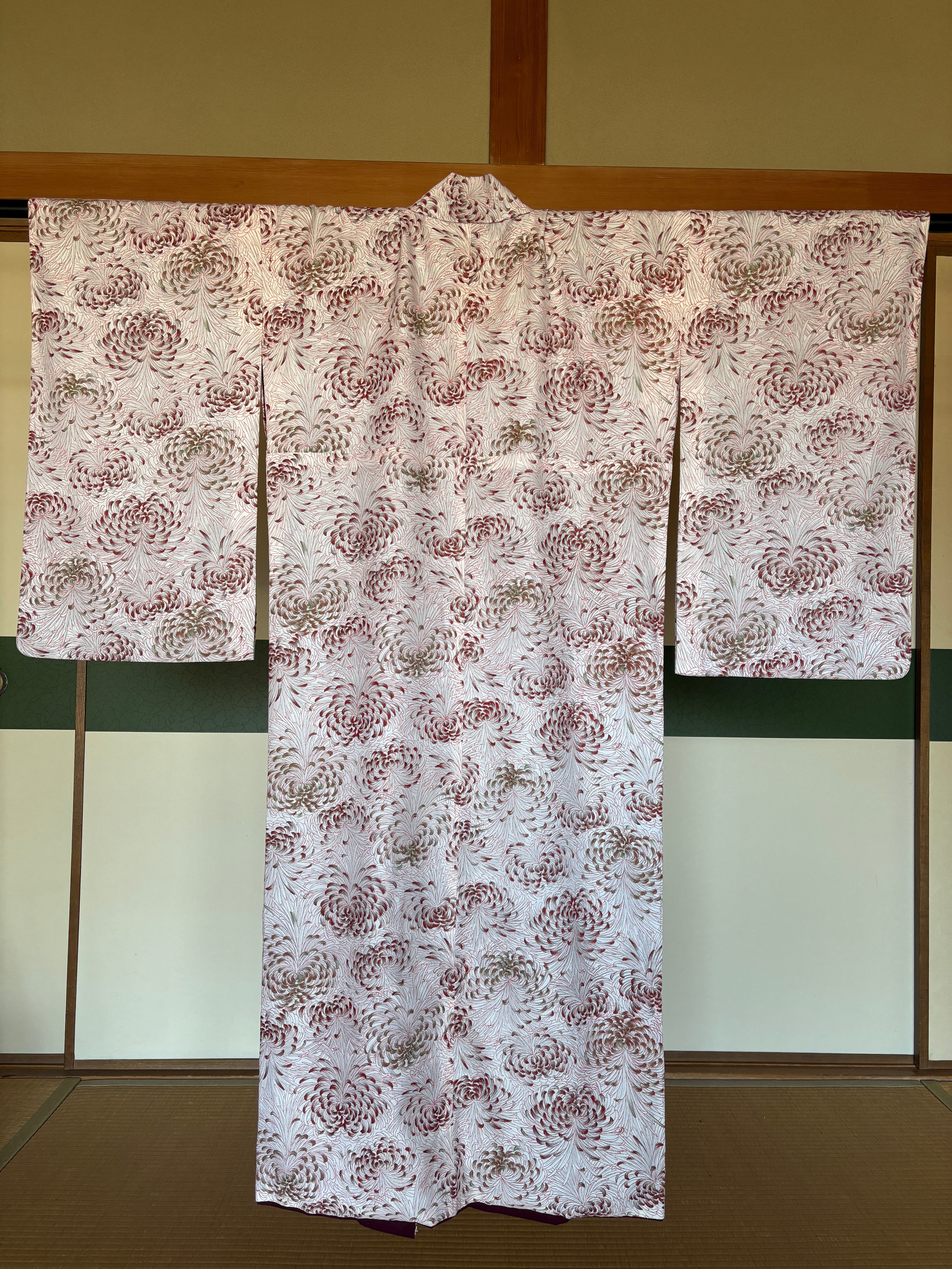 Chrysanthemum Pattern Long Robe – Deep Red