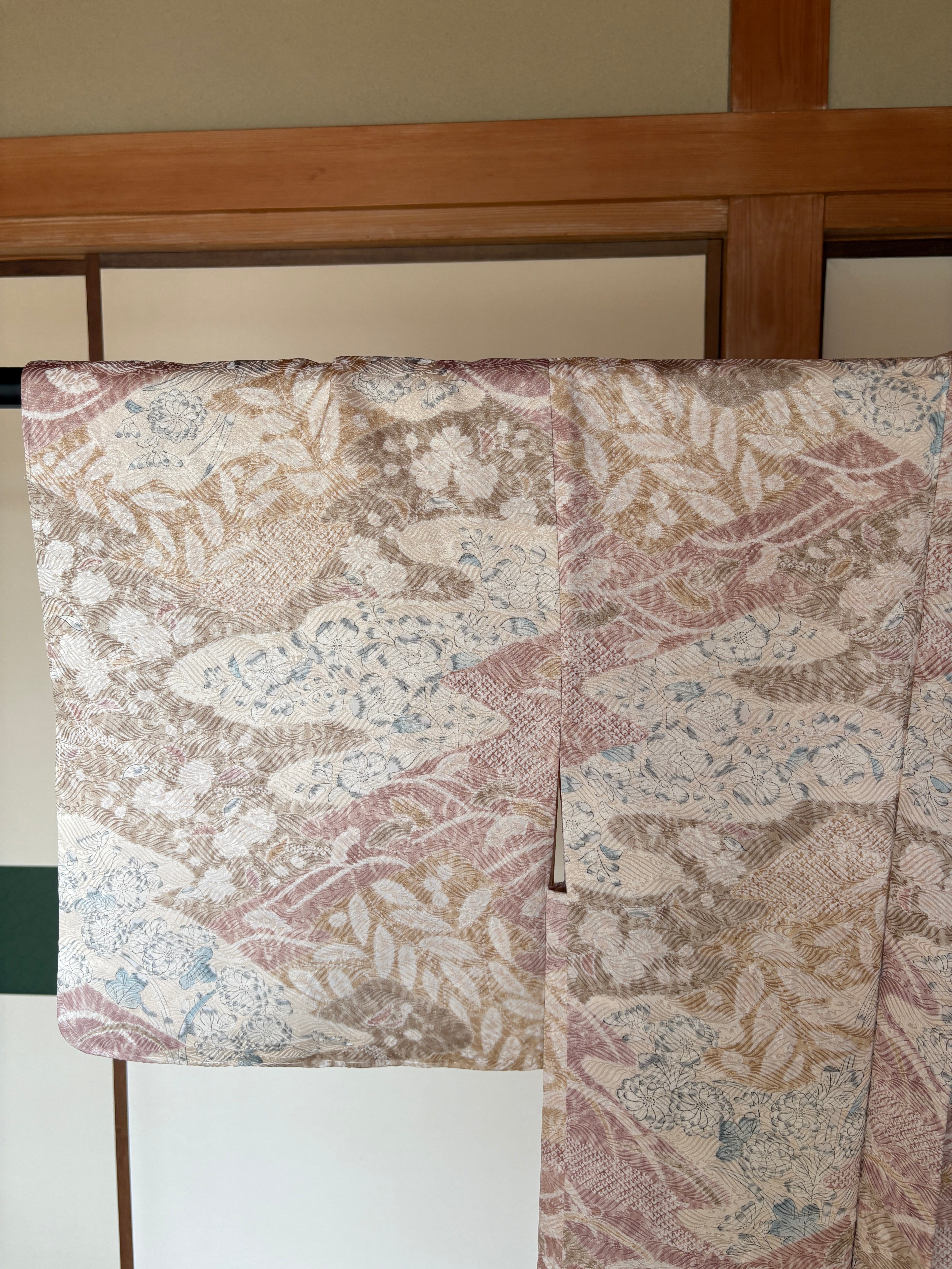 Vintage Silk Haori Jacket – Soft Pink with Woven Seasonal Motifs