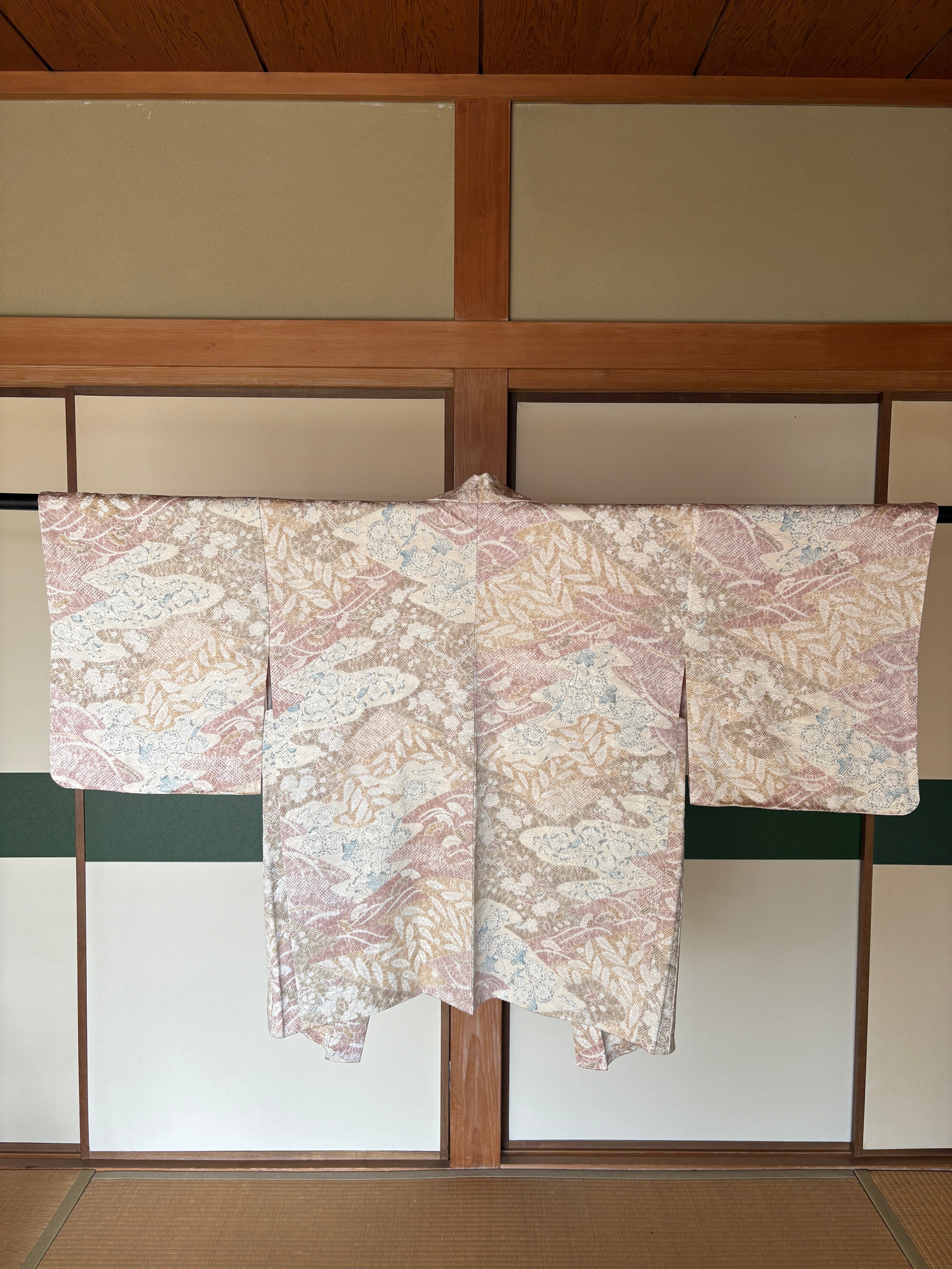 Vintage Silk Haori Jacket – Soft Pink with Woven Seasonal Motifs
