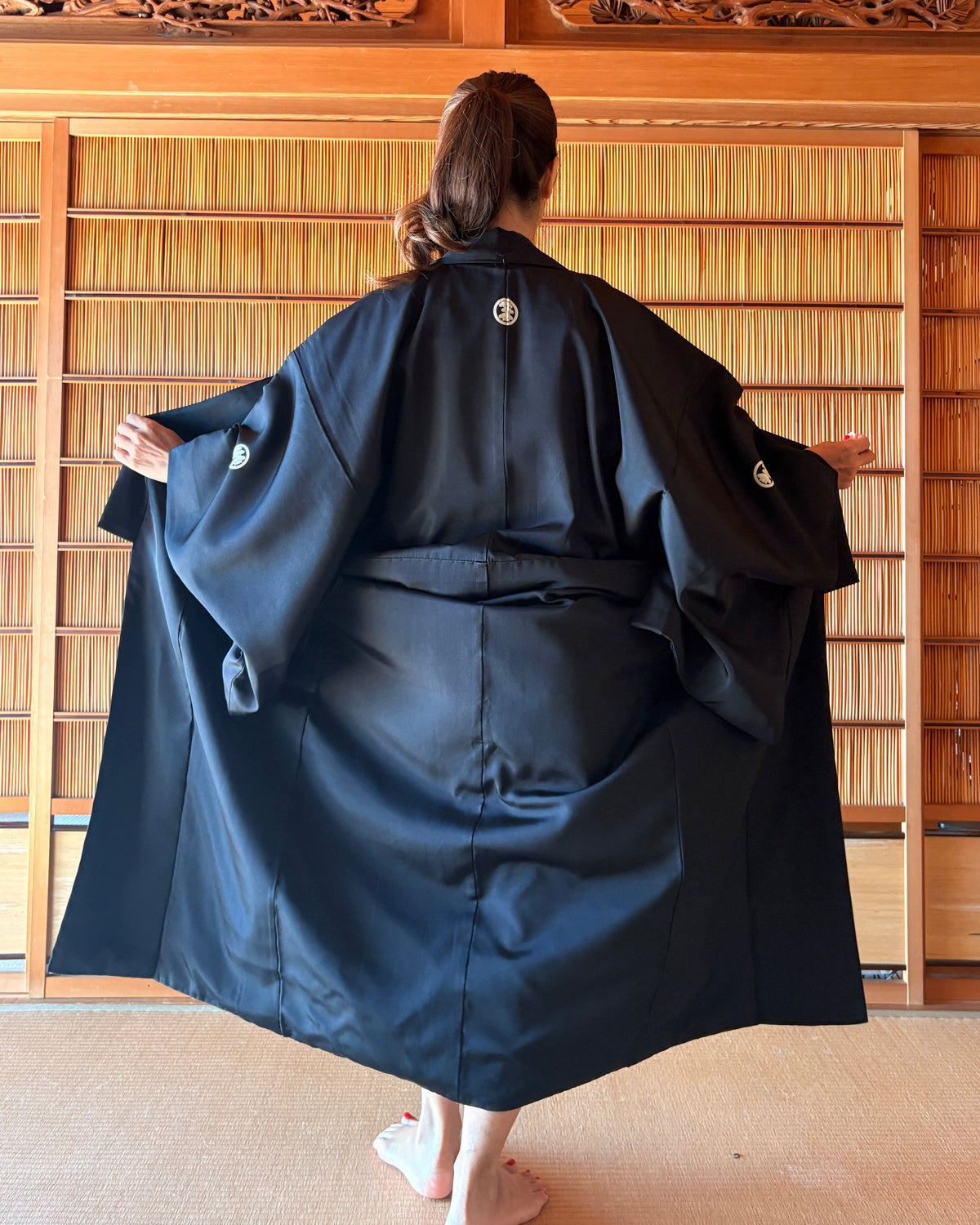 Vintage Japanese Black Silk Montsuki Kimono – Five Family Crests