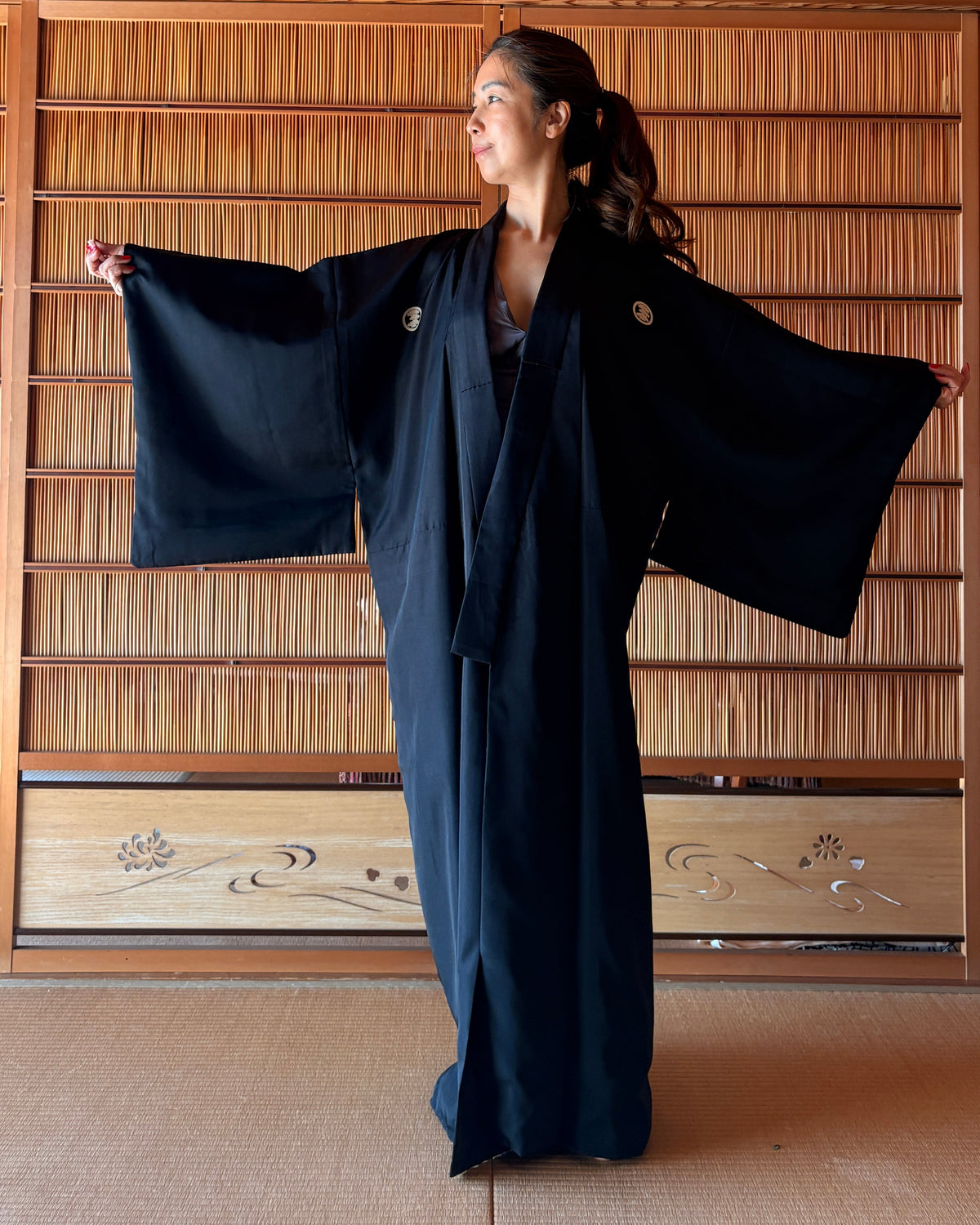 Vintage Japanese Black Silk Montsuki Kimono – Five Family Crests