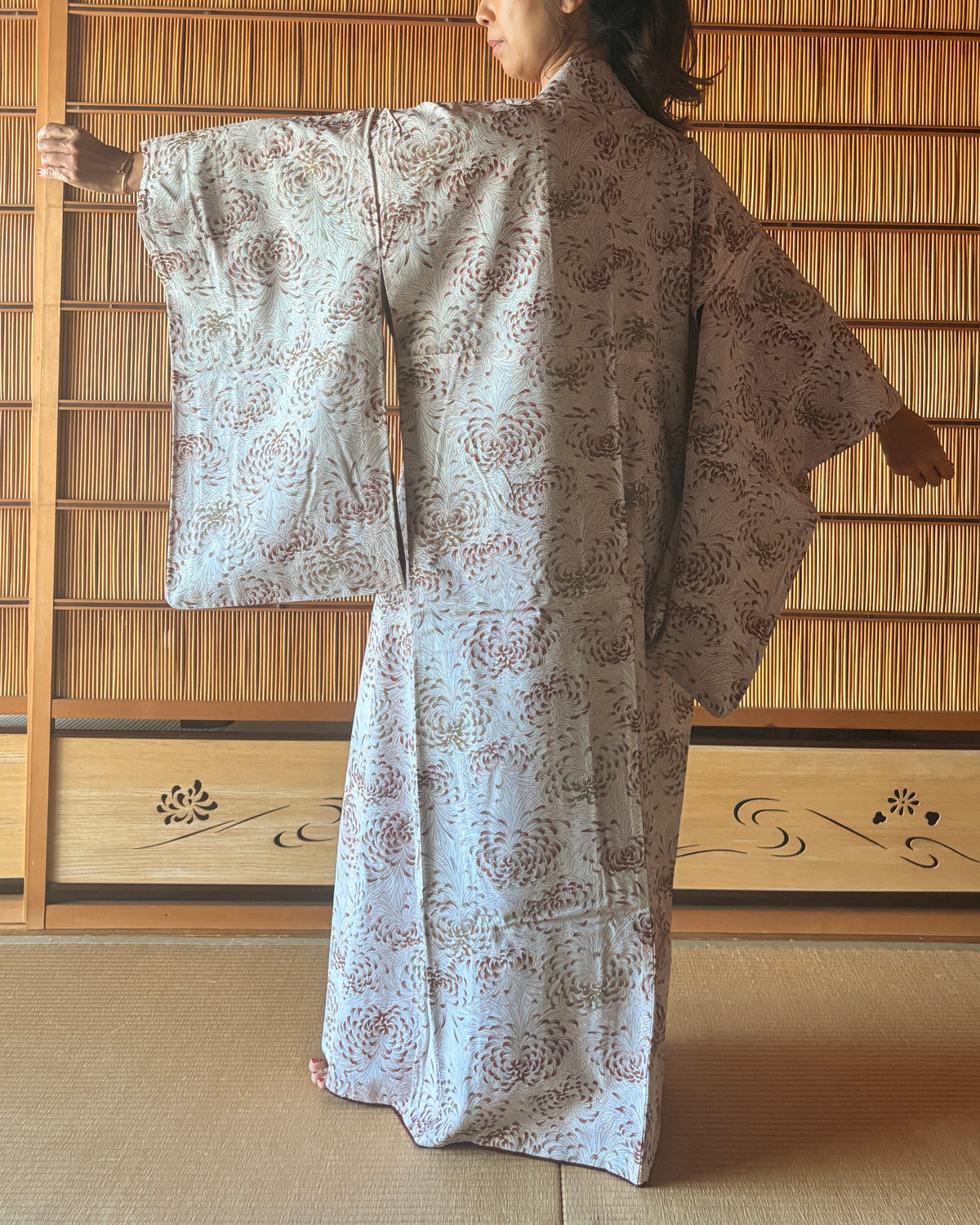 Chrysanthemum Pattern Long Robe – Deep Red